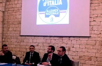 Italo Colucci, Salvatore Palmisano, Marcello Gemmato e Michele Rapanà durante l'incontro FDI-AN di Locorotondo