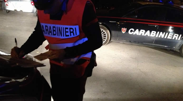 Inseguimento nella notte: sequestrata un’auto con targhe false