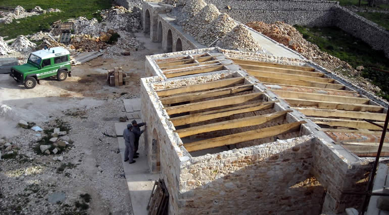 Sequestrati tre fabbricati in località Scarciullo, 4 denunce