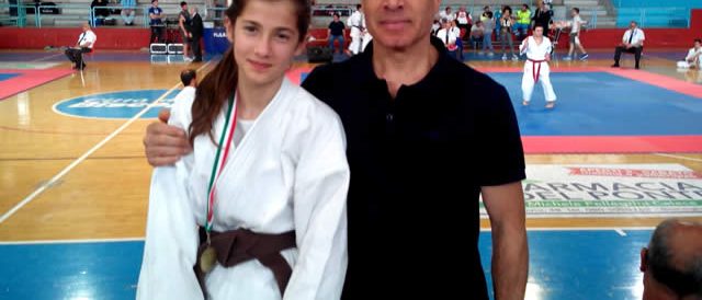 Immagine 2: Giada Lippolis terza al trofeo Puglia di Karate