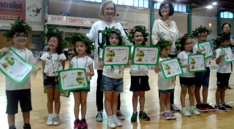 I piccoli della Scuola Seveso salutano l’anno scolastico
