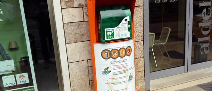 Immagine 3: Installati i defibrillatori automatici, oggi la consegna ufficiale alla città