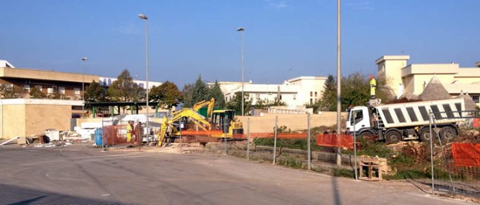 Immagine 3: Isola ecologia: al via i lavori di ampliamento. Intanto si abbandonano rifiuti ingombranti