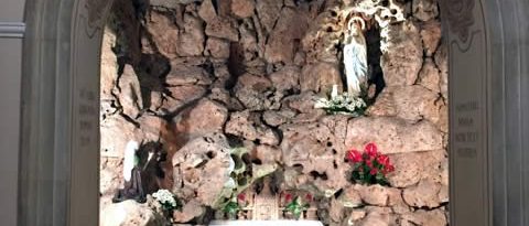 Immagine 3: La festa per la Madonna di Lourdes