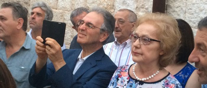 Immagine 2: Una targa dedicata a Enrico Gioia