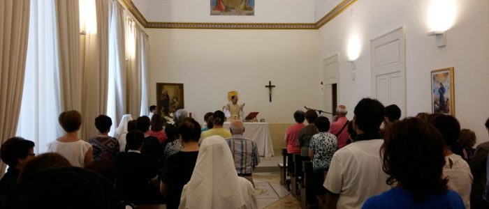 Immagine 3: Mons. Favale a Noci per la festa di Sant'Anna