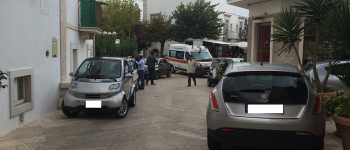Immagine 2: Assedio a Porta Barsento: parcheggi selvaggi bloccano il 118
