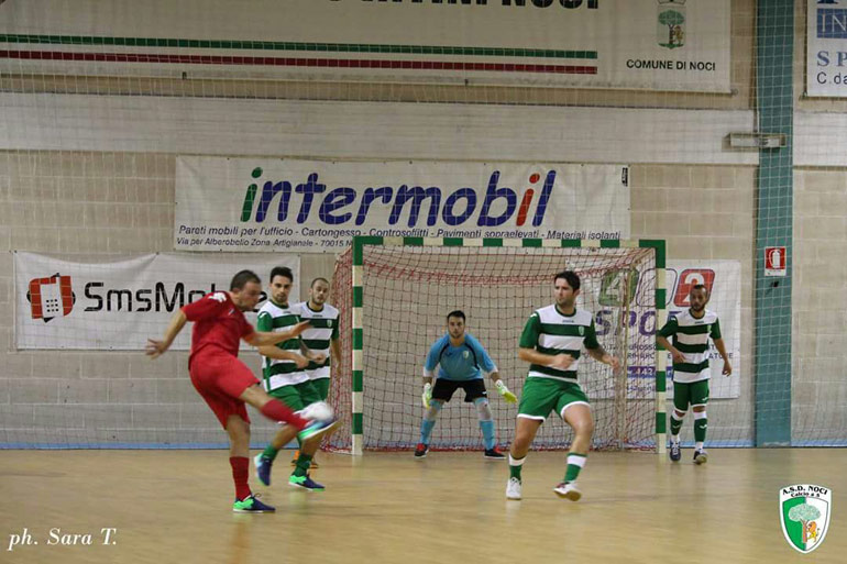 Il derby va al Noci C5
