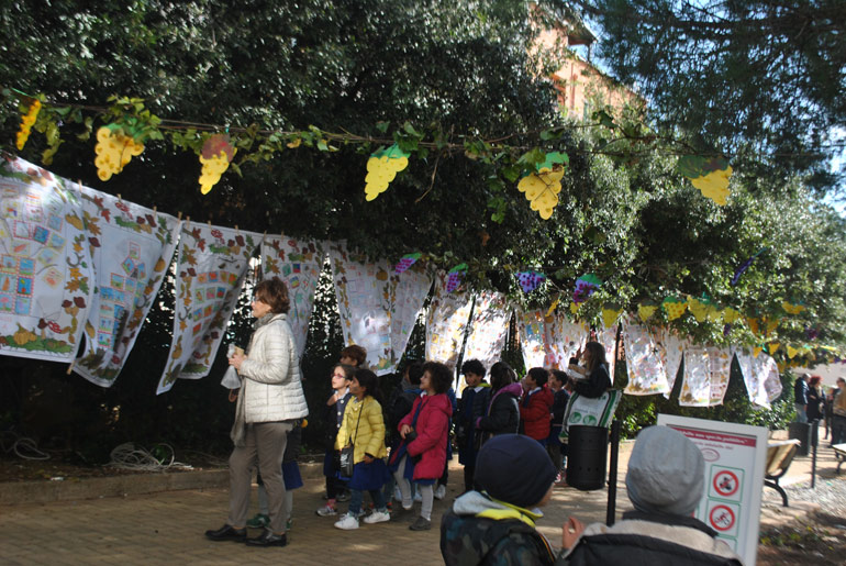 Bacco incontra i bambini della scuola Cappuccini