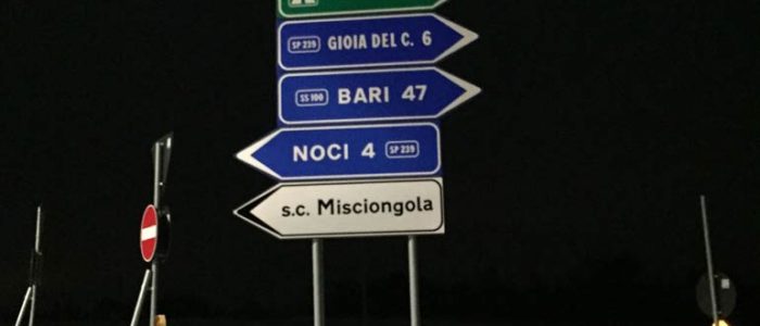 Immagine 2: La nuova rotatoria è finalmente illuminata