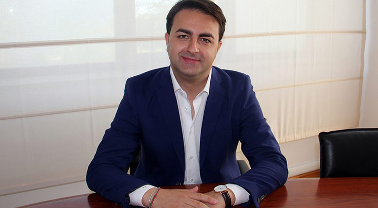 Lippolis rassegna le dimissioni