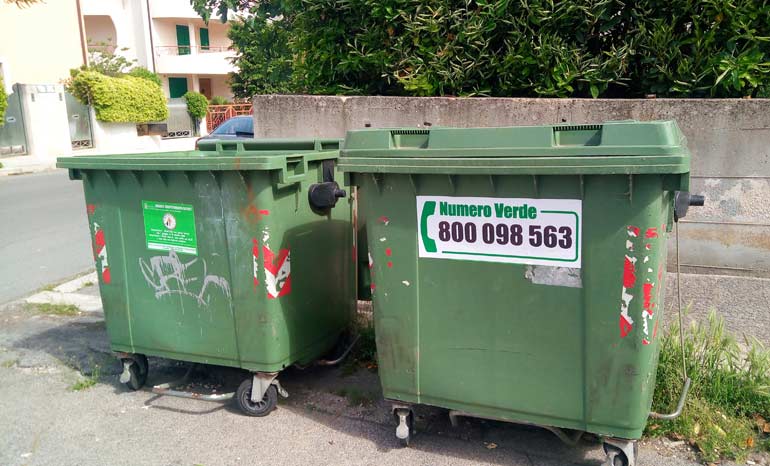 Rifiuti: attivo il Numero Verde per ritiro ingombranti e RAEE