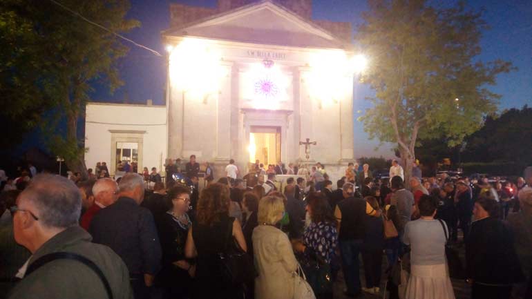 Noci saluta la Madonna della Croce