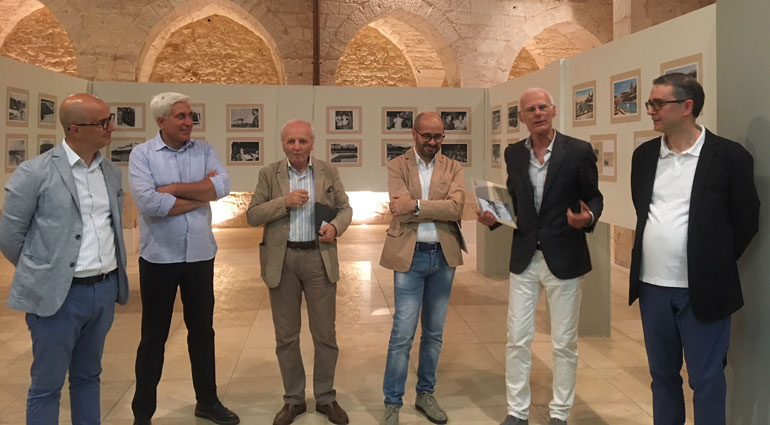Inaugurata la mostra fotografica sulla Piscina comunale