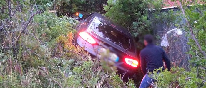 Immagine 2: Incidente sulla Noci-Mottola, auto finisce in scarpata