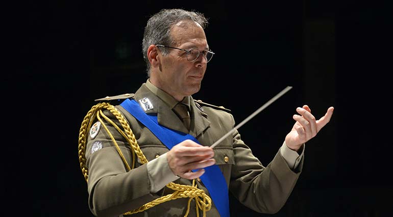 Banda Militare CRI diretta dal M° Antonio Tinelli suona “La vita è Bella” per il COVID-19