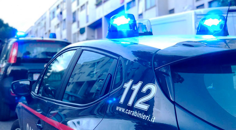 “Fa la spesa” nel supermercato dove lavora, denunciato dipendente infedele