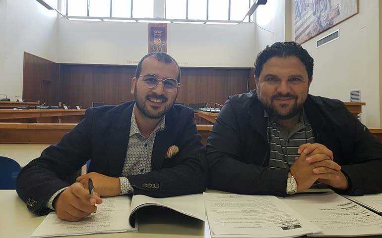 Ufficio Anagrafe Sanitario chiuso: Noci Officina Civica non ci sta!
