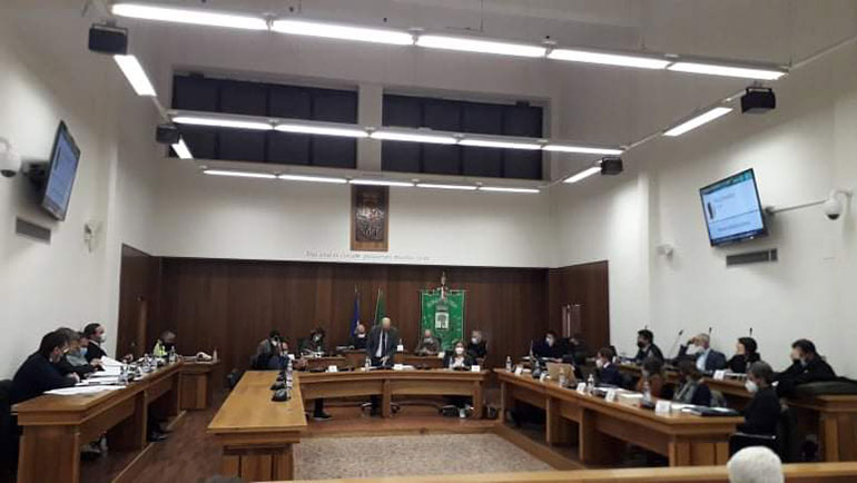 Il Consiglio approva 5 punti dell’OdG