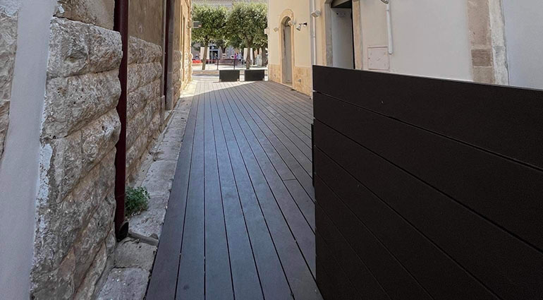 Ordinanza per la rimozione della pedana in via Carducci