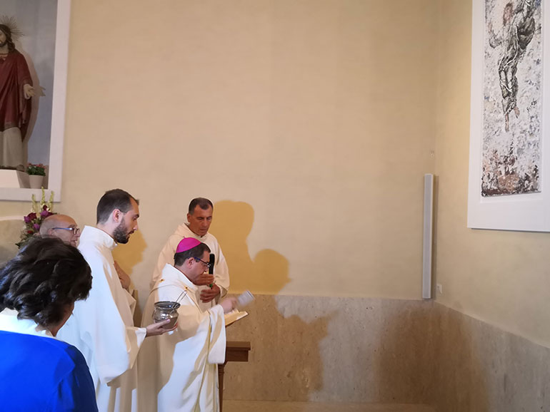 Angela Scialpi dona una sua opera alla Parrocchia di San Domenico