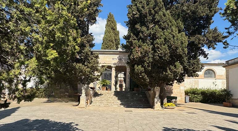 Nuova gestione dei servizi cimiteriali a Noci