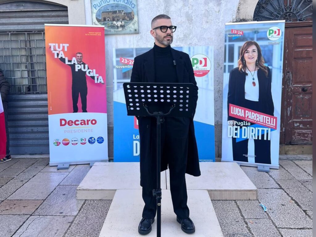 Vito Mansueto apre il comizio di Lucia Parchitelli